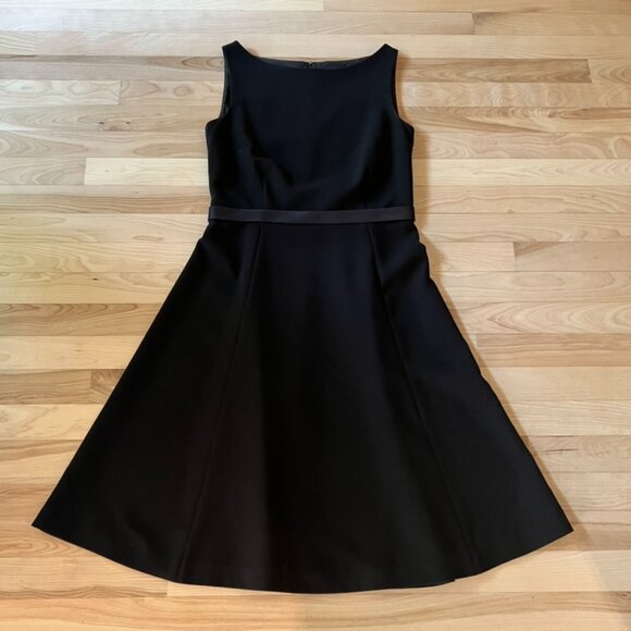 🖤 Classic Black Fit & Flare Dress - US4 – Made in Québec - Picture 1 of 6